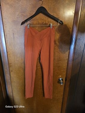 PINK Victoria's Secret High-Rise Rust-Red Leggings